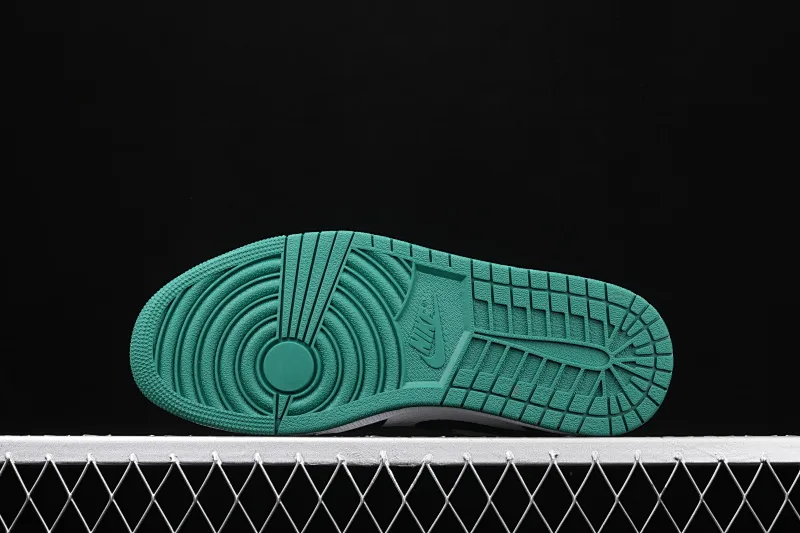 All Categories Air Jordan Jordan Series Basketball Shoes Air Jordan 1 Low New Version Air Jordan 1 Low AJ1 Joe 1 Low Top Leather Black Green Toe 553558-113
